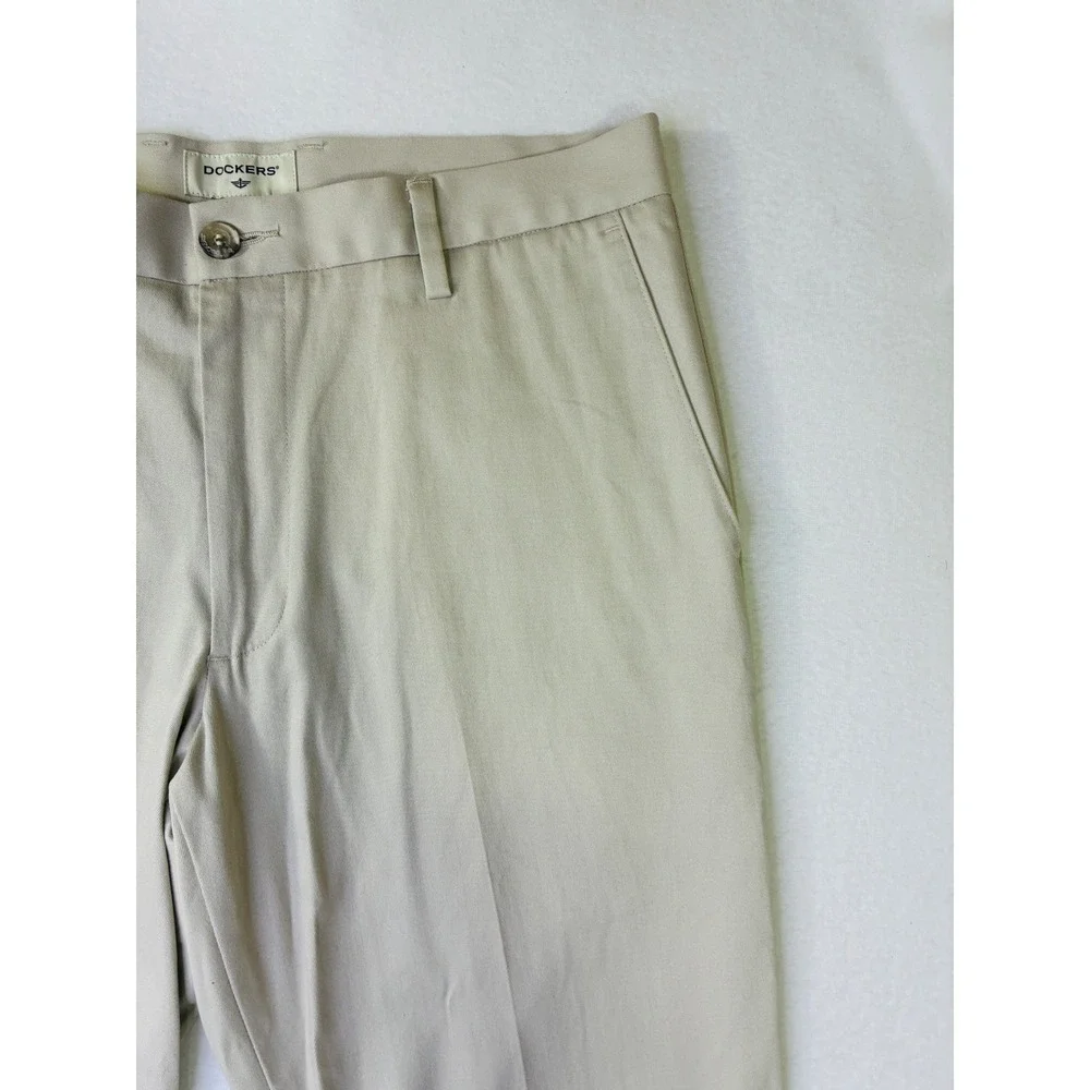 Dockers Mens Khaki Chino Pants Tan Straight Leg Stretch 32x32 Cotton Blend